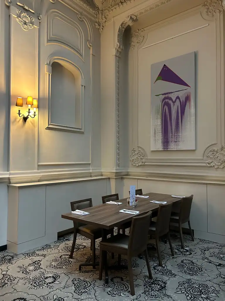 Luxus étkezőterem elegáns világítással